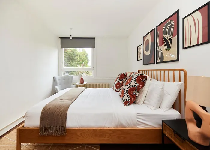 The Kennington Park Crib - Lovely 2Bdr Flat With Garden